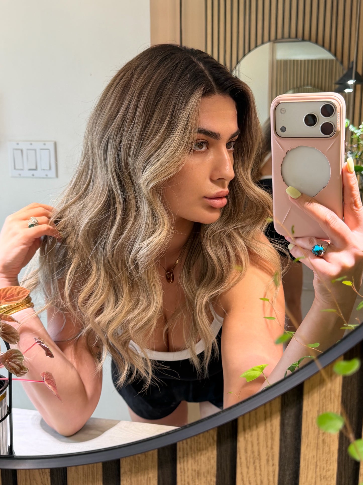 READY TO SHIP / Ash Blonde highlights 22” Small Cap