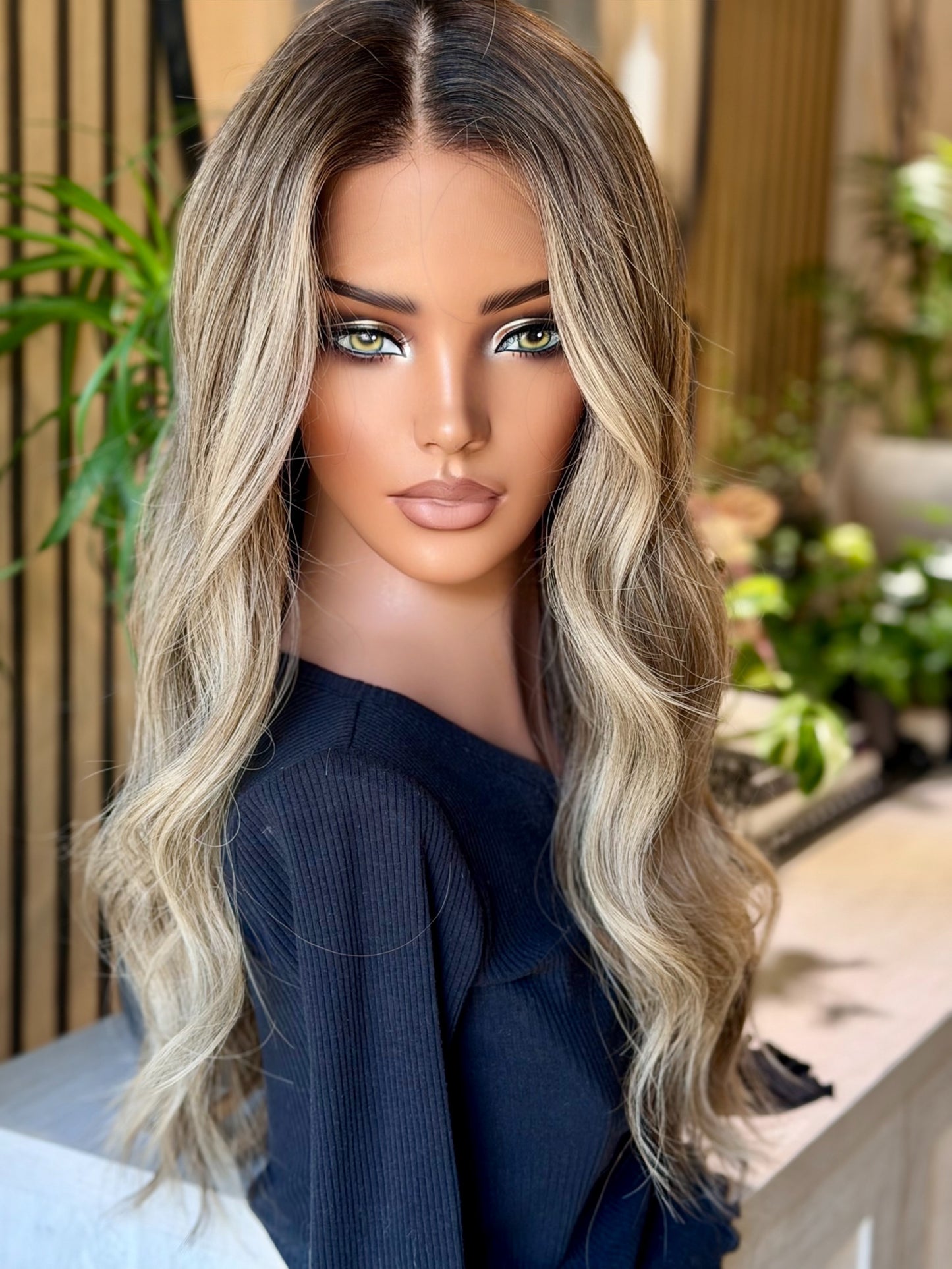 READY TO SHIP / Ash Blonde highlights 22” Small Cap
